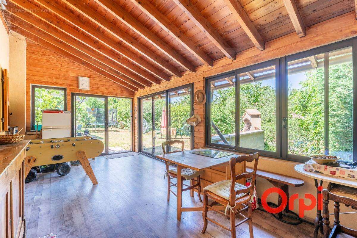 Maison familiale de caractère de 158 m² avec jardin, véranda, garage et cave - photo 19