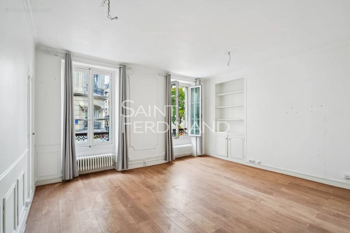 Appartement à NEUILLY-SUR-SEINE