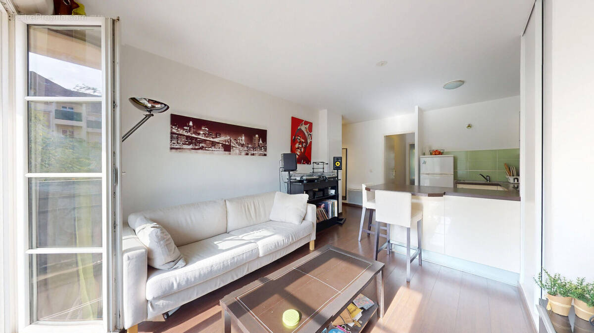 Appartement à FONTENAY-LE-FLEURY