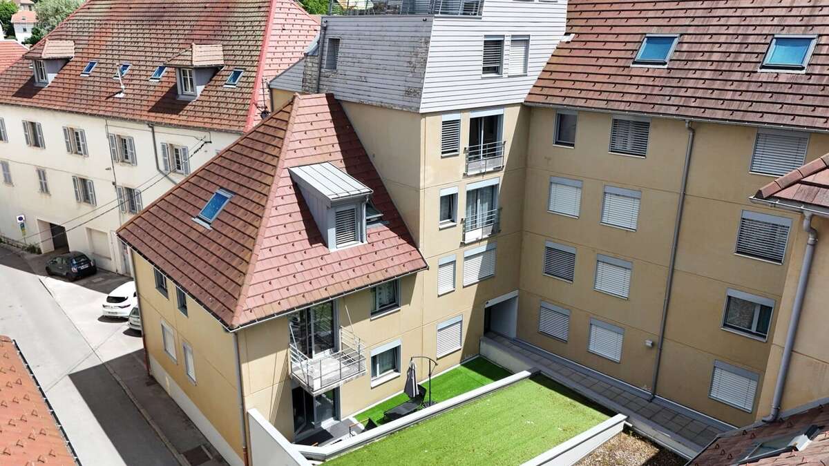 Appartement 64 m² à Pontarlier  - photo 2