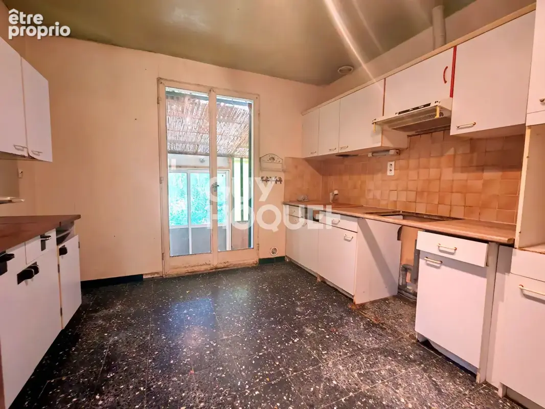 Mormoiron, Maison Plain Pied de 126 m² - 3 chambres - 735 m² de terrain - photo 6
