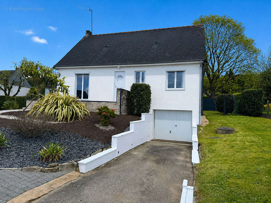 Maison à SAINT-JEAN-BREVELAY