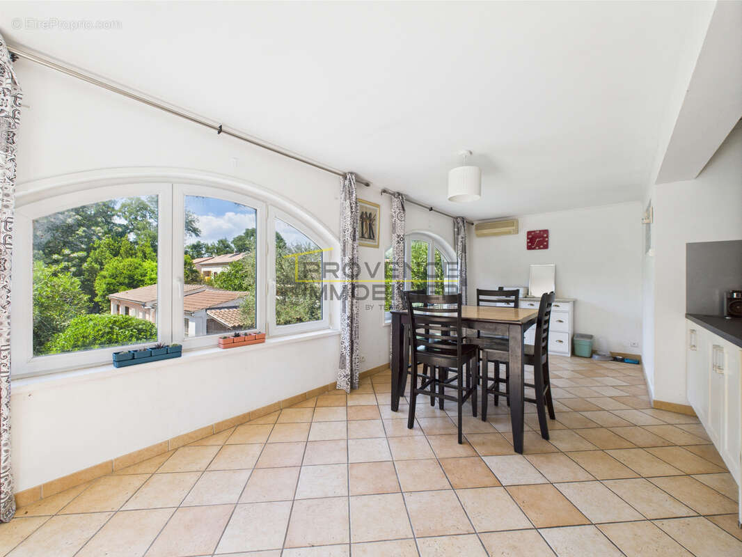 Maison à MONTELIMAR