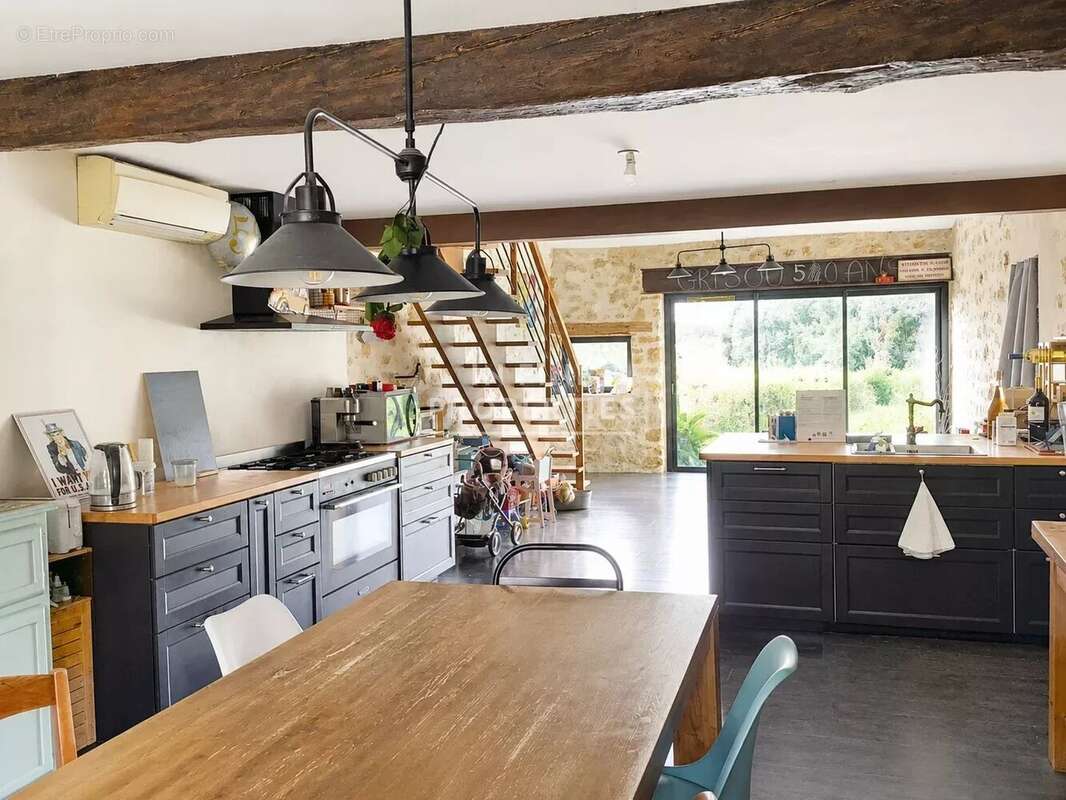 Maison à SAINTE-CROIX-DU-MONT
