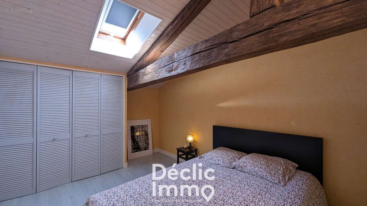 Maison à VILLEBOIS-LAVALETTE