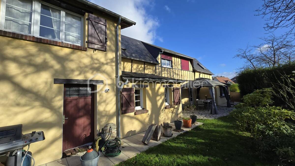 Maison à HOUPPEVILLE