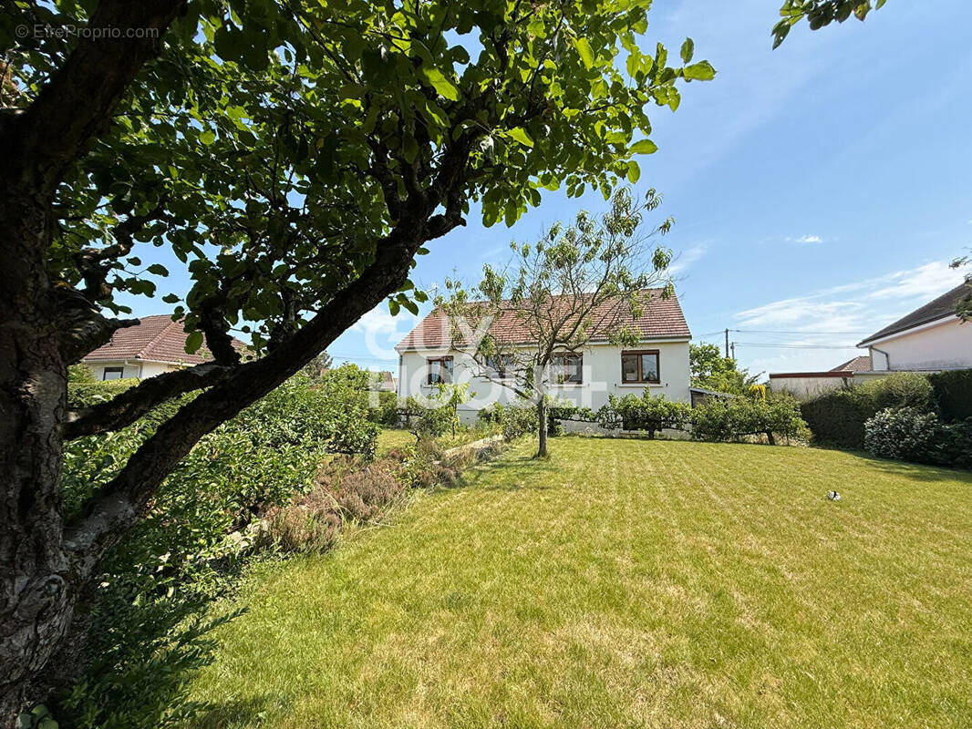 Maison à SAINT-MARTIN-DE-FONTENAY