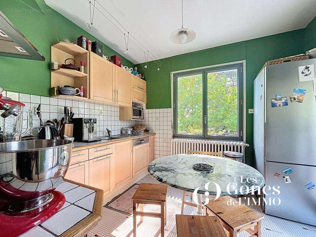 RARE Maison familiale , 6 chambres , jardin paysager et pisc - photo 9
