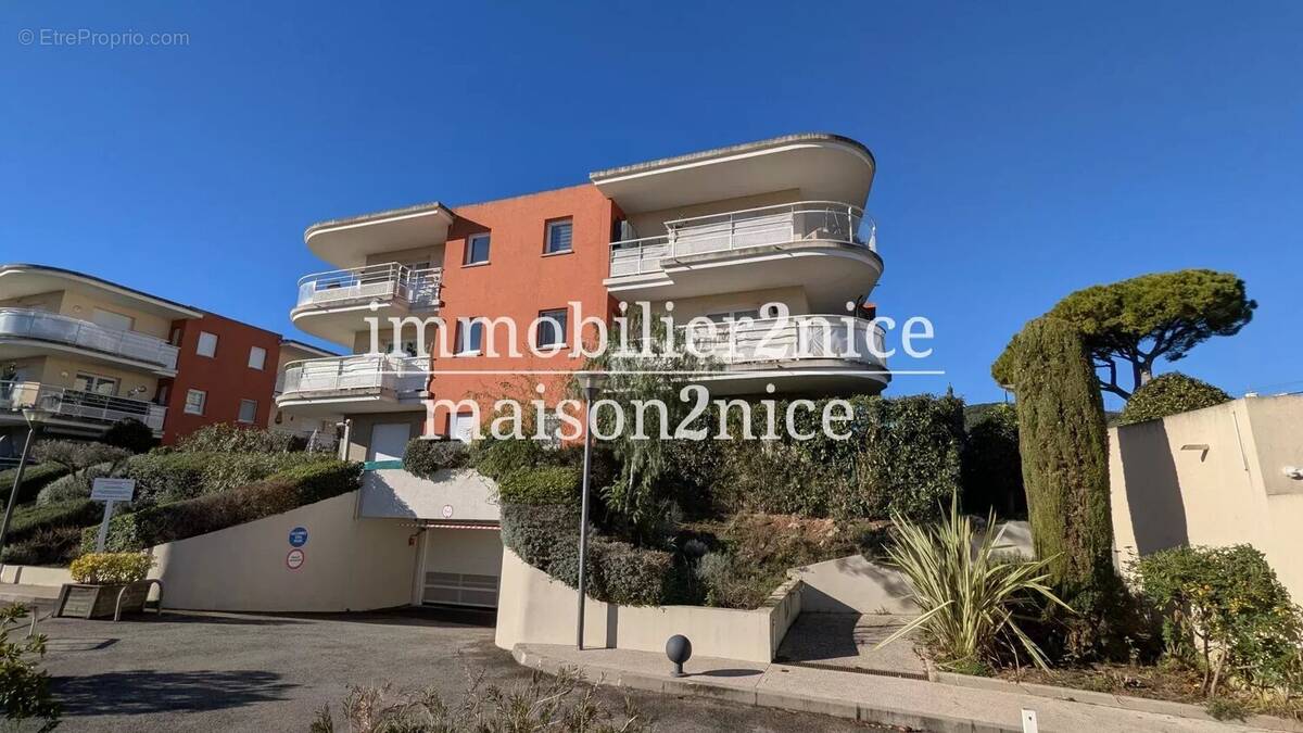 Appartement à VALLAURIS