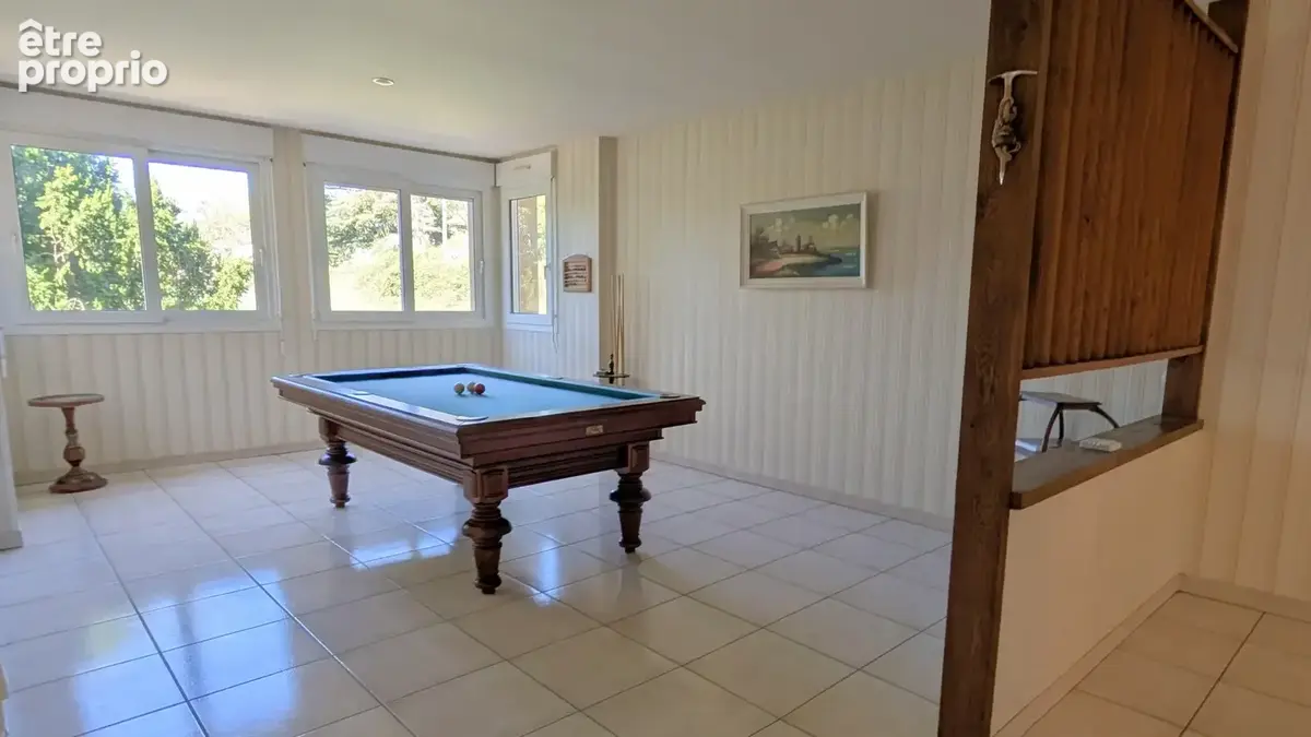 Villa de plain-pied avec vue dégagée et beaux volumes - photo 7