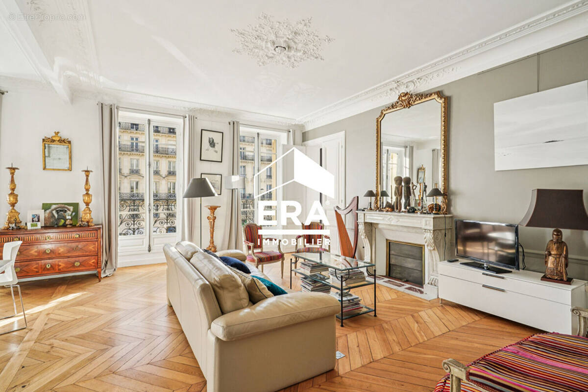 Appartement à PARIS-17E