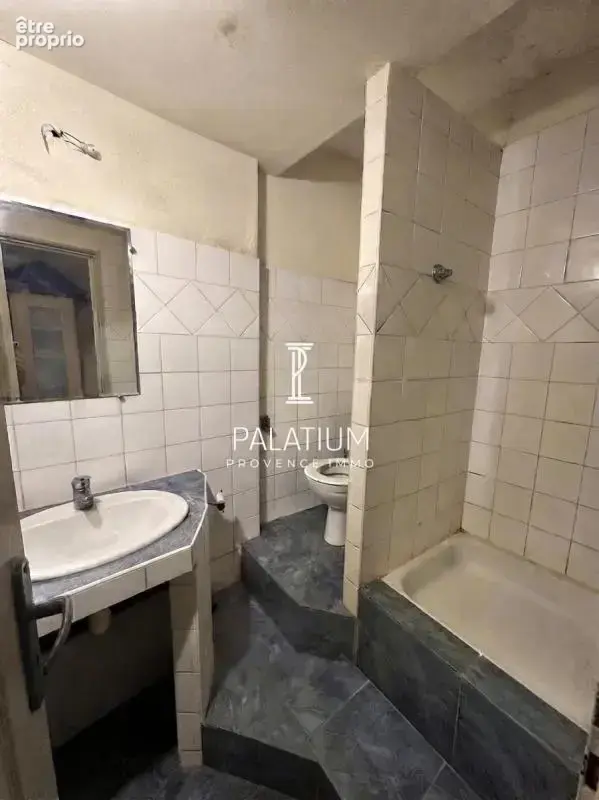 Hyper centre Salon de Provence- investissement locatif- loué - photo 6