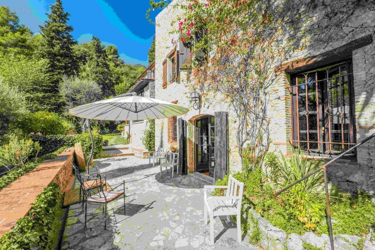 Maison à CARROS