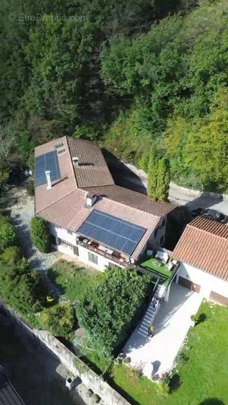 Appartement à MONNETIER-MORNEX