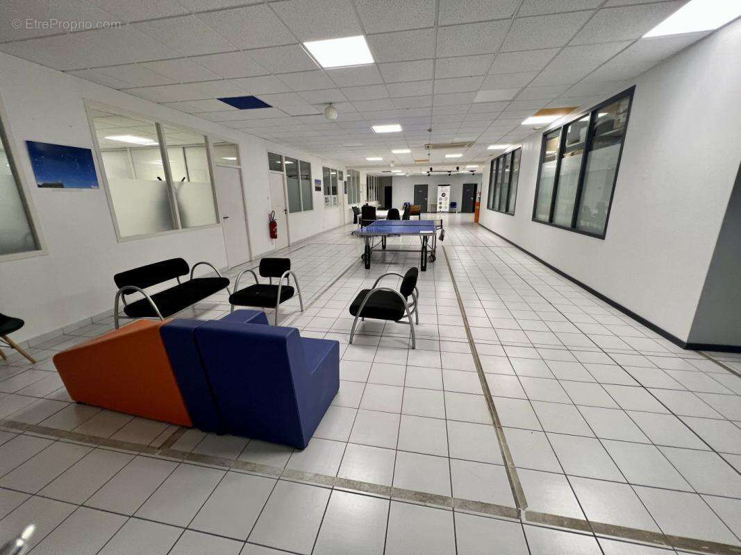 Commerce 4090 m² à Vertou  - photo 2