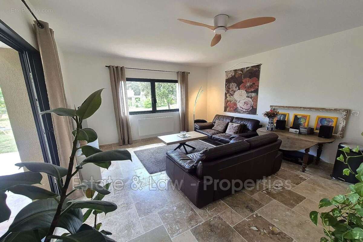 Maison 220 m² à Cotignac  - photo 8