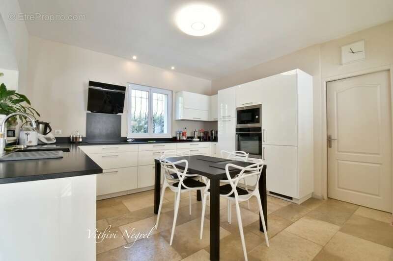 Maison à vendre 5 pièces, MOURIES (13) - photo 8