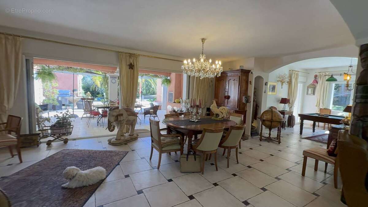 Maison à FREJUS