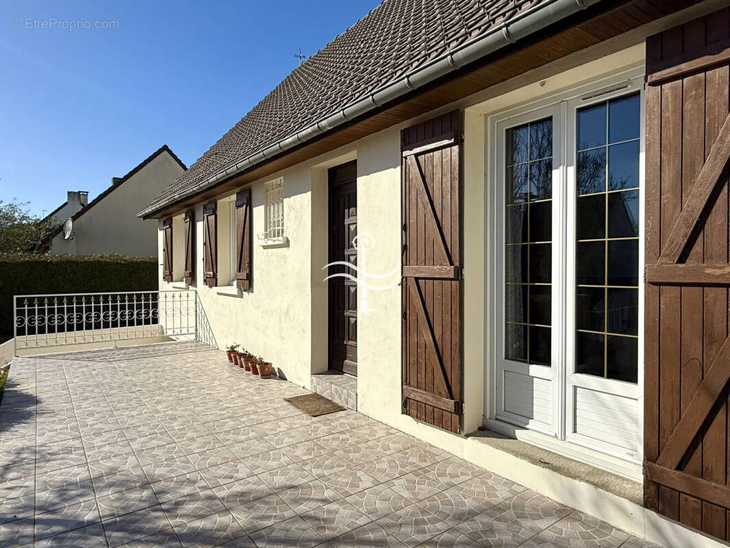 Maison à PETIVILLE