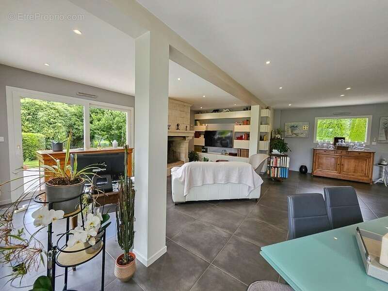 Maison contemporaine avec 4 chambres et terrain de 3 ha - TOURGEVILLE - photo 6