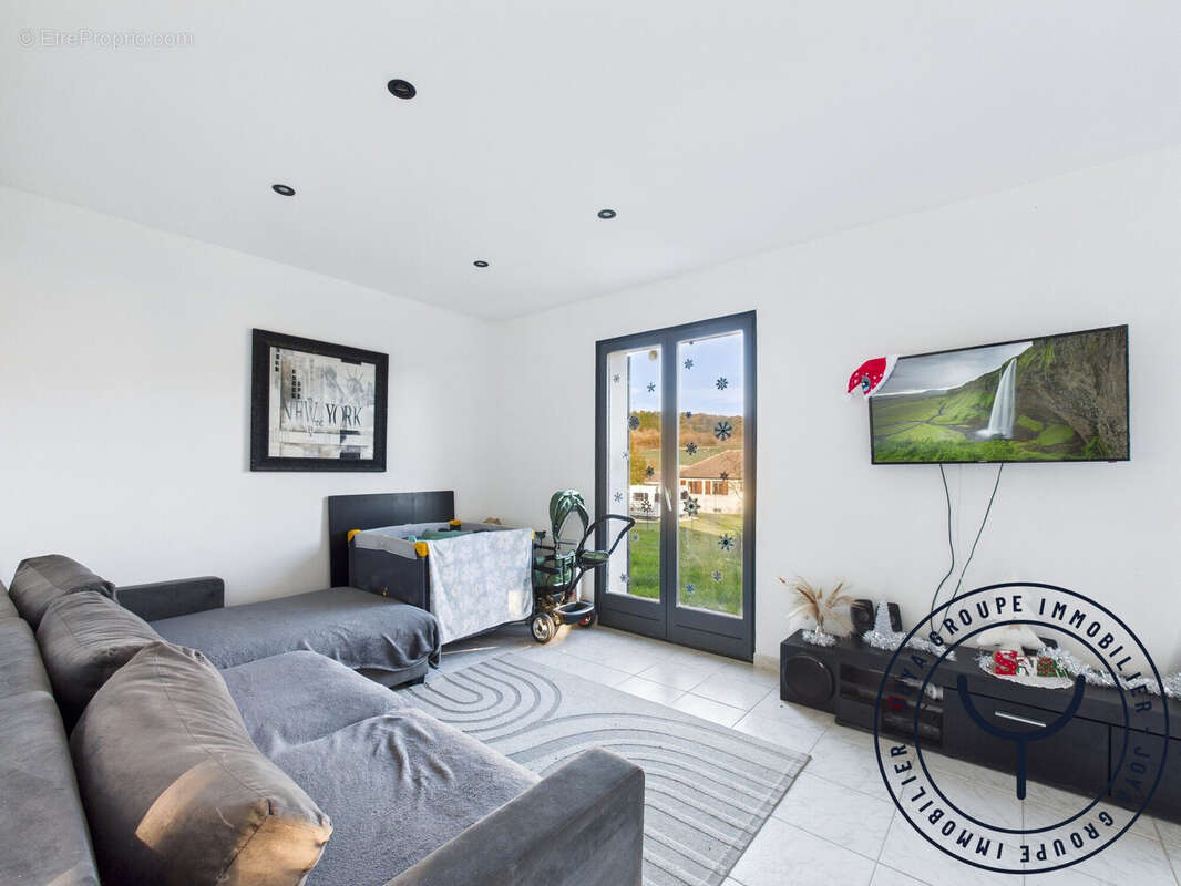 Maison à NEUVILLE-SUR-VANNES