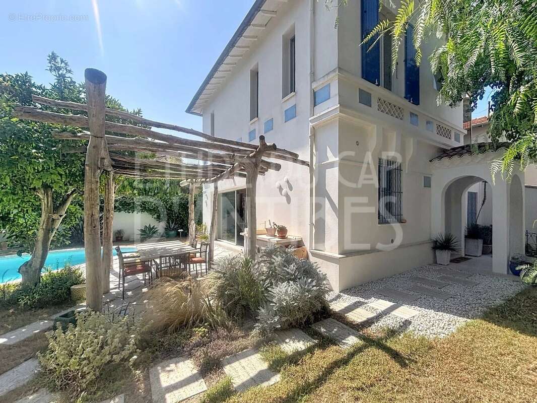 Exclusivite etude du cap d'antibes villa avec piscine. - photo 18