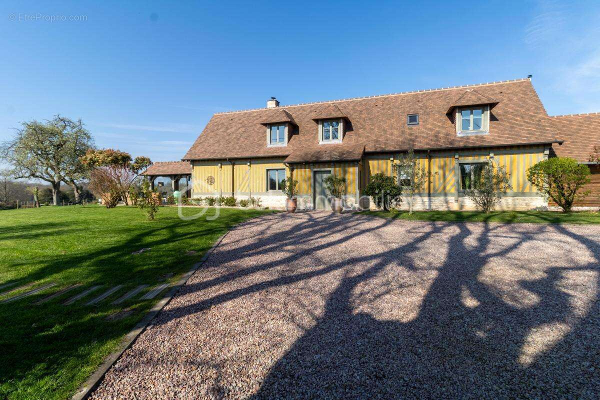 Maison à PONT-L'EVEQUE