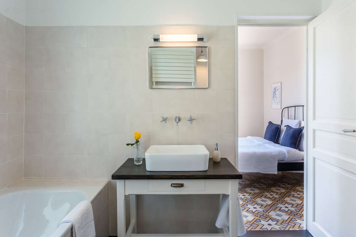 Maison à L'ISLE-SUR-LA-SORGUE