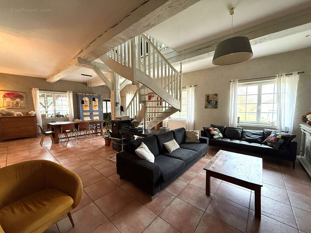 Maison à SAINT-DIDIER-SUR-CHALARONNE