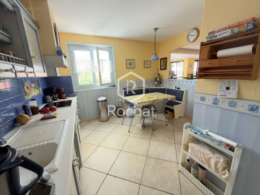 Viager occupé sur 10 ans Ensemble immobilier de 155 m2 à La Tour en Jarez (42580) - photo 10