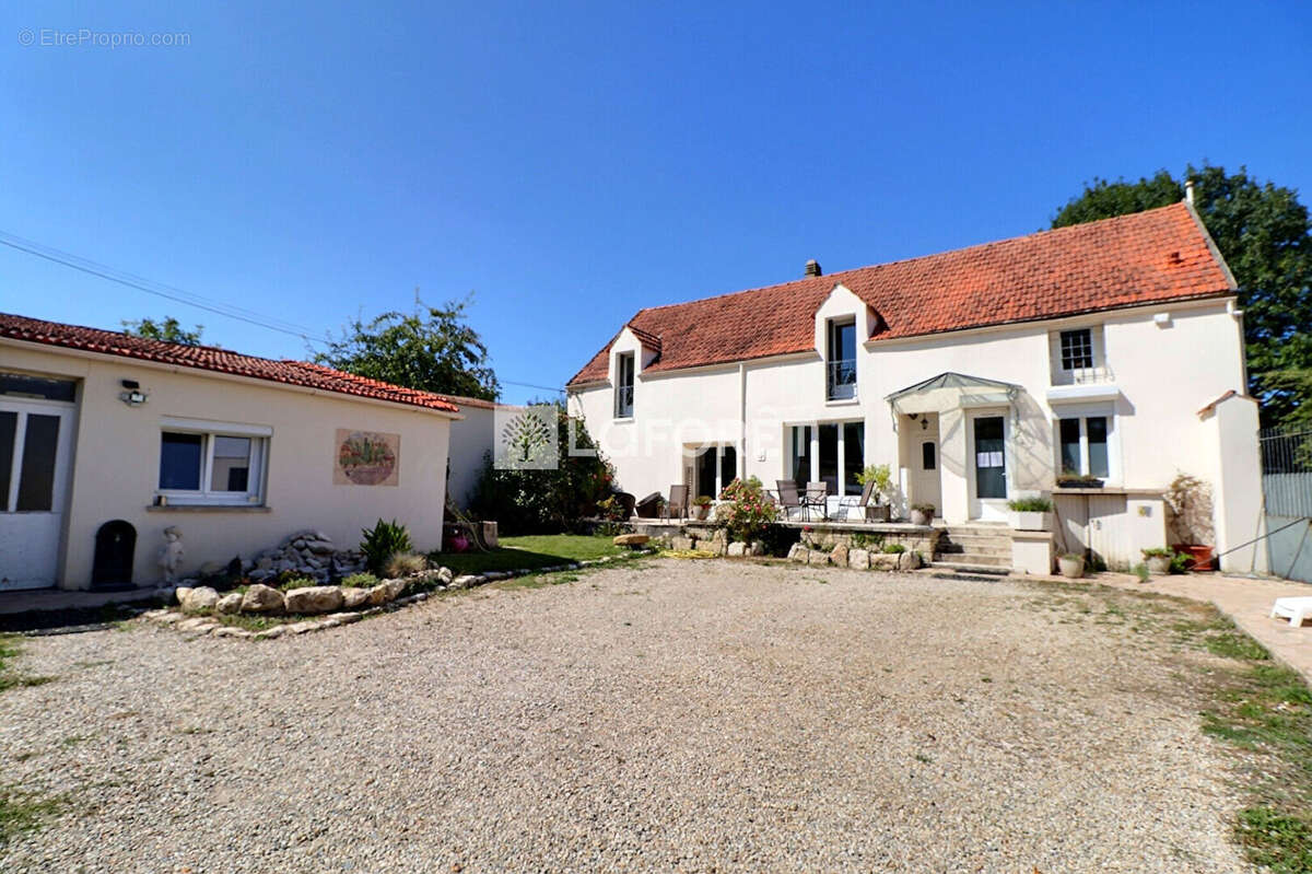 Maison Rumont 6 pièce(s) 200 m2 - photo 13