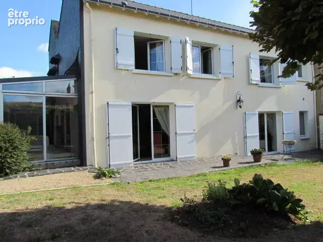 Au cœur du bourg de la Meilleraye de Bretagne, Belle propriété familiale de 200 m² - photo 4
