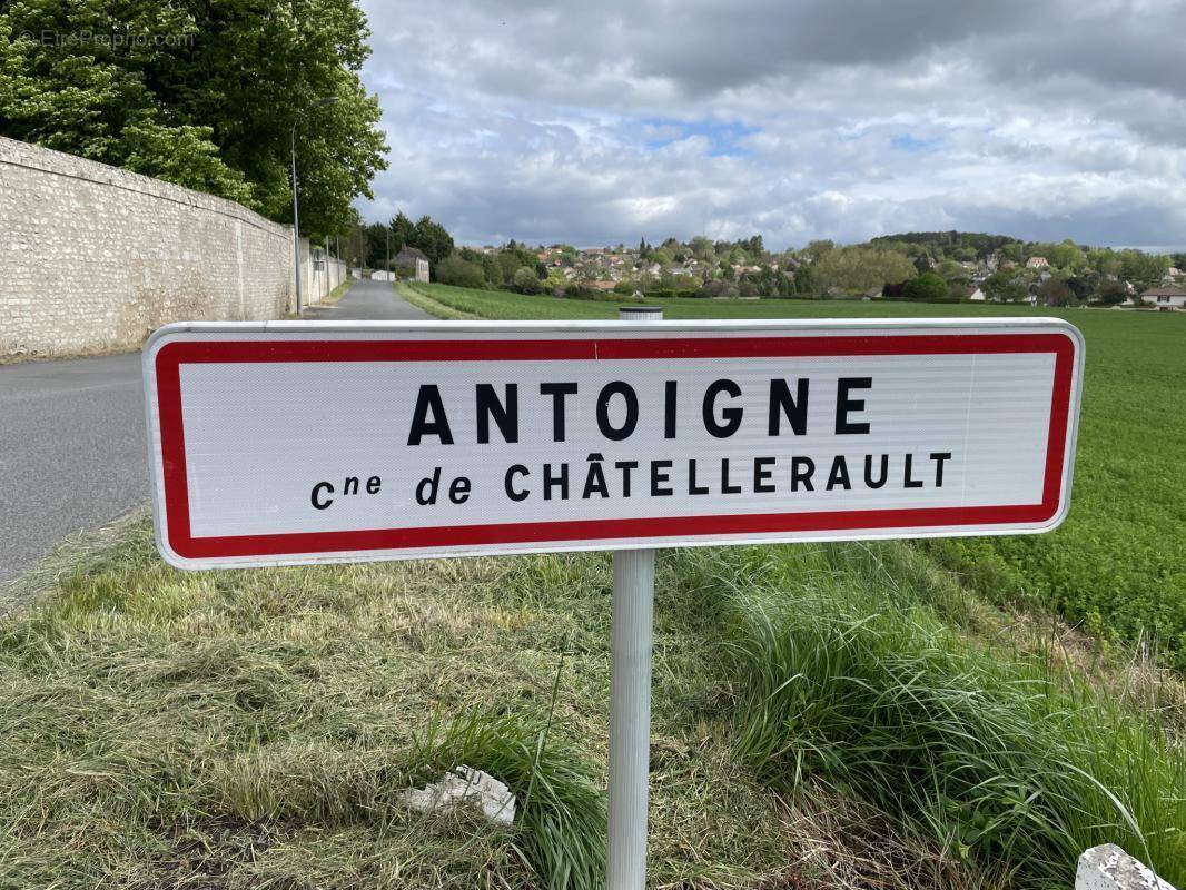 Terrain à CHATELLERAULT