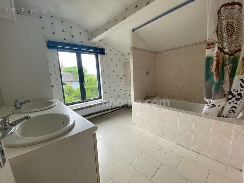 Maison à LA BOUTEILLE