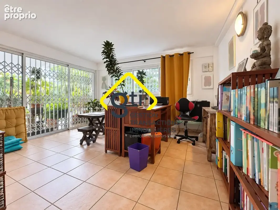Maison 7 pièces 214 m² à vendre à Sainte-Suzanne (97441) - photo 2