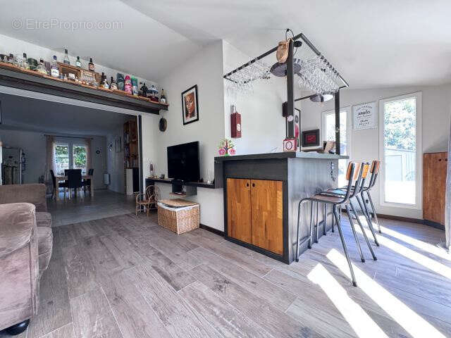 Maison à MEYRARGUES