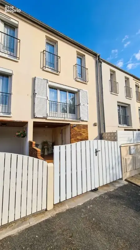 Maison de ville Elancourt 5 pièce(s) 110 m2 - photo 2
