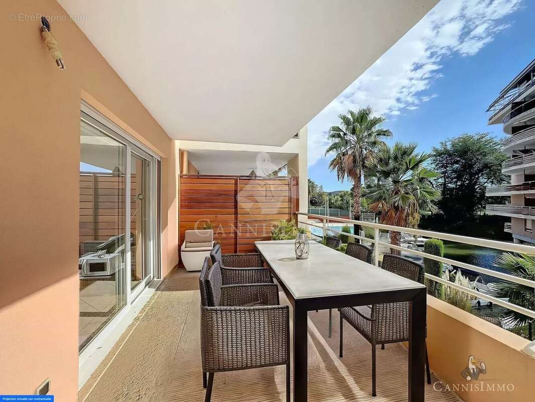 Appartement à MANDELIEU-LA-NAPOULE