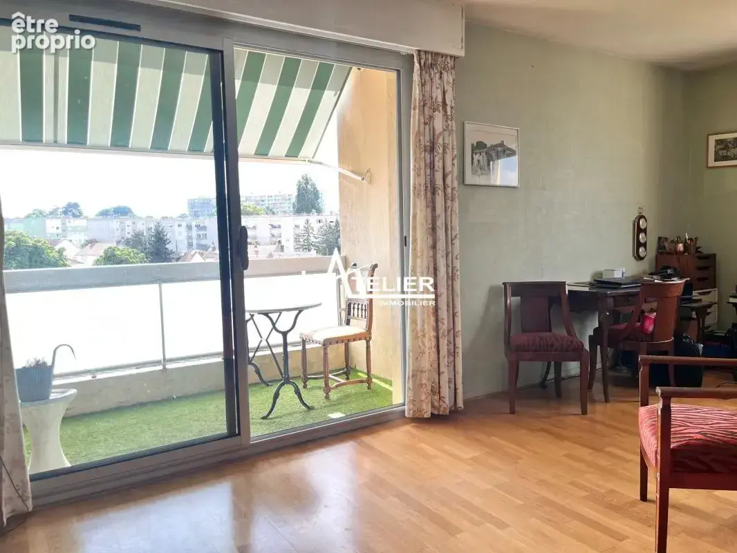 T3 81m2 ascenseur, balcon et vue dégagée, 2 parking, cave - photo 2