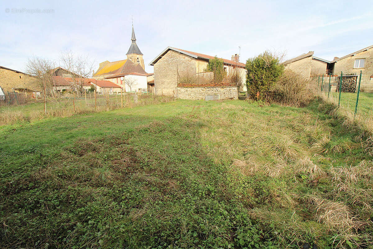 Maison à SOMMEVOIRE