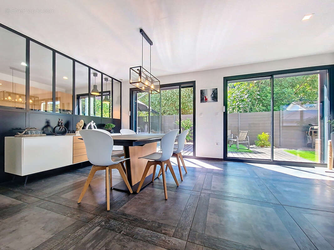 Appartement à GIERES