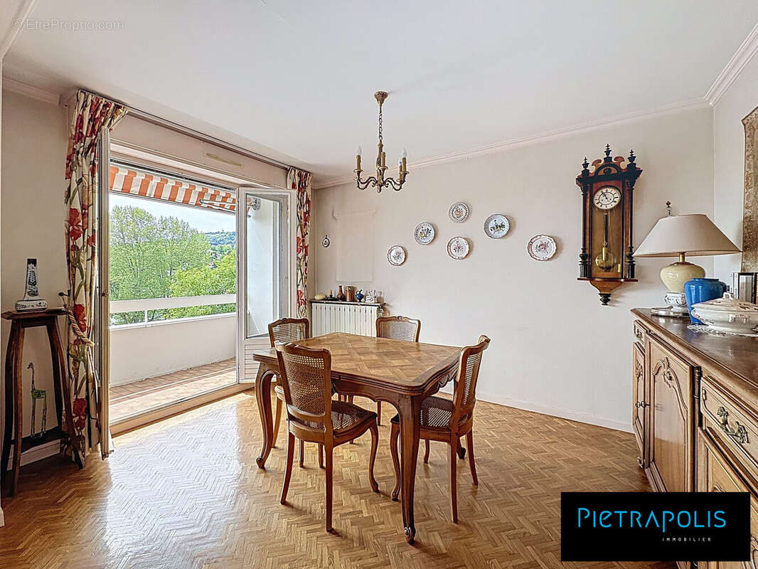Appartement à FONTAINES-SUR-SAONE