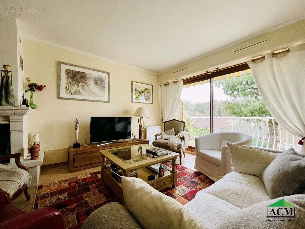 Maison à MERY-SUR-OISE