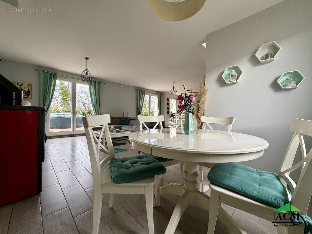 Maison à MERY-SUR-OISE