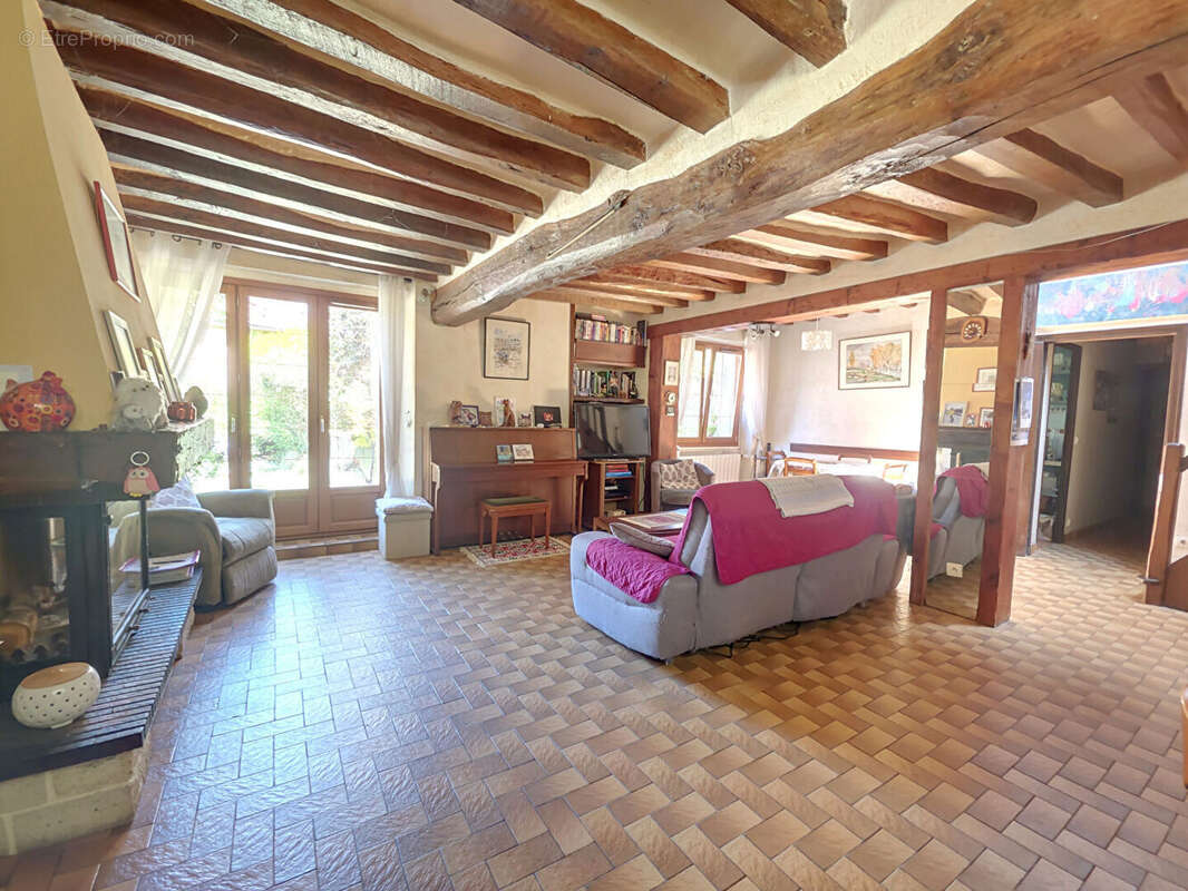 Maison à JOUY