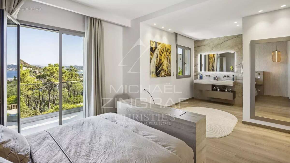 Maison à MANDELIEU-LA-NAPOULE