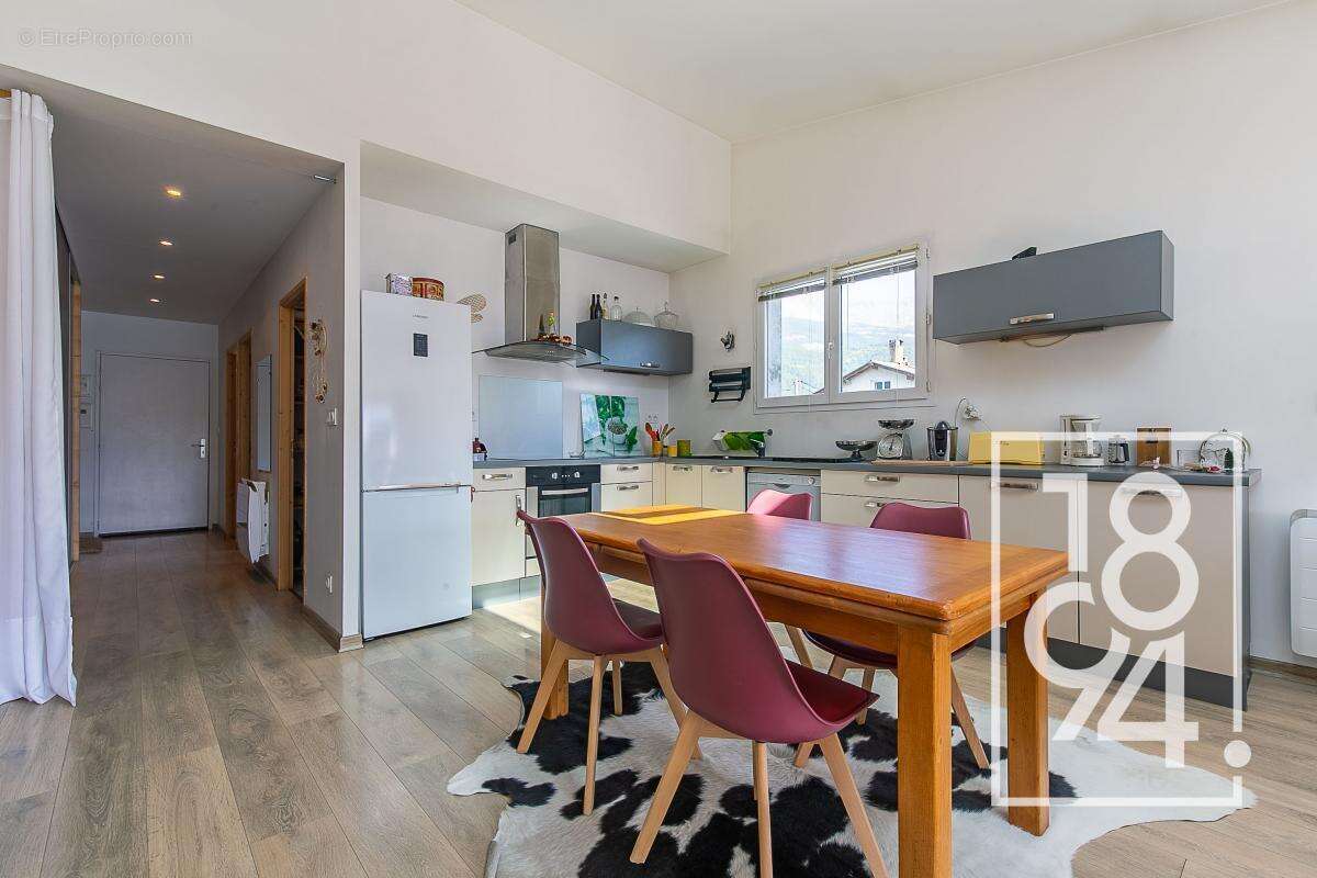 Appartement T3 À Vendre Barcelonnette 04 (04400)  97.31 m²  Terrasse  - photo 3