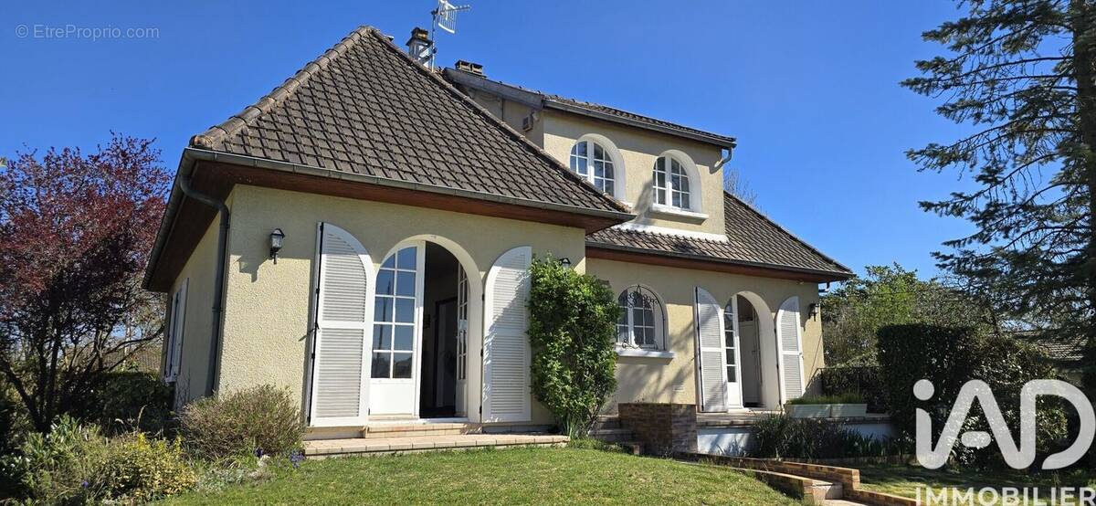 Photo 1 - Maison à SAINT-GERMAIN-LES-ARPAJON
