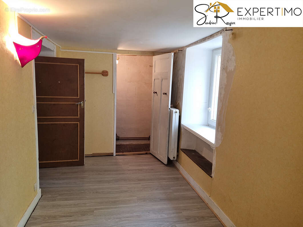 Maison à BLOT-L&#039;EGLISE