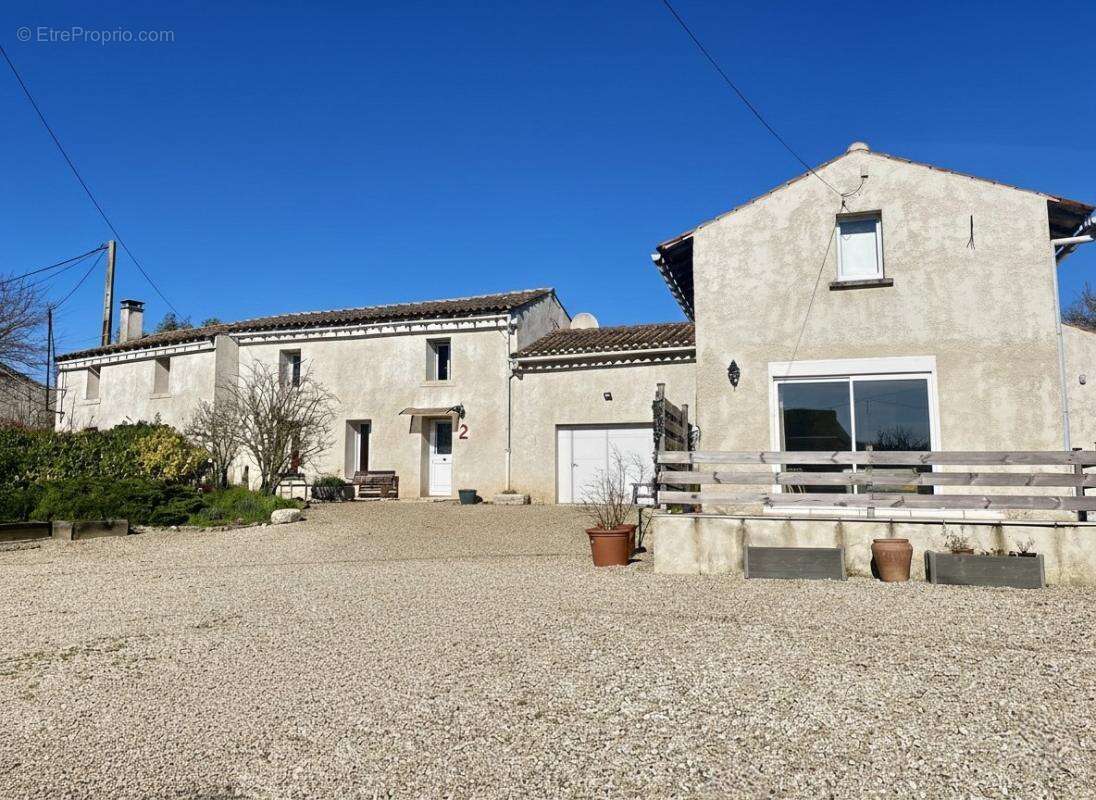 Maison à SAINT-MANDE-SUR-BREDOIRE